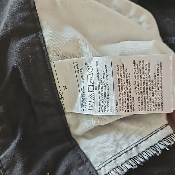 Old Navy black shorts, size 14 - Picture 5 of 7